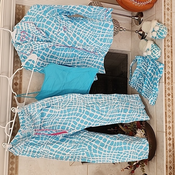 ๐ฉต VICTORIA'S SECRET Flannel Light Blue ANIMAL Pajama Set ๐ฉต - Picture 1 of 13